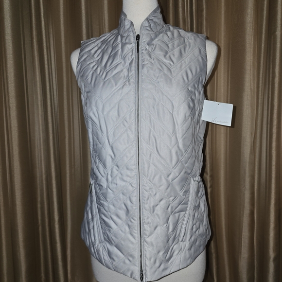 JH Collectibles Jackets & Blazers - JH Colectables Women's Quilted Cream Vest Size Small NWT